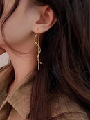 Stainless Steel 18K Gold Plated Curve Dangle Earrings for Women Teen Girls Wave Dangle Earrings Threader Tassel